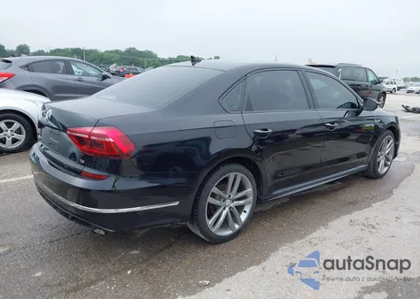 2018 Volkswagen Passat 2.0T R-Line/2.0T S z USA, uszkodzony, nr VIN 1VWAA7A30JC006753